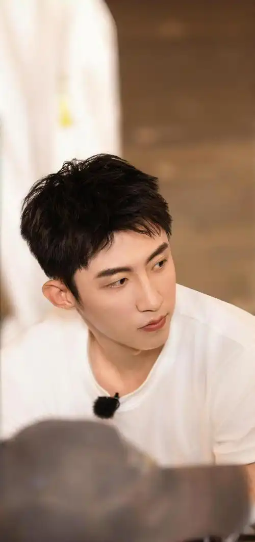 黄景瑜壁纸 很难不爱