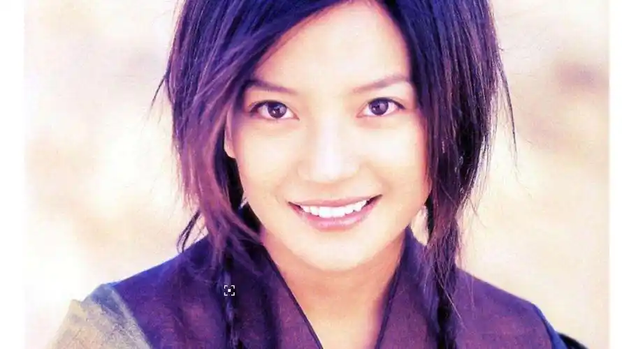 范文芳年轻照片 42岁赵薇和48岁范文芳同框掀回忆杀,女人的格局决定