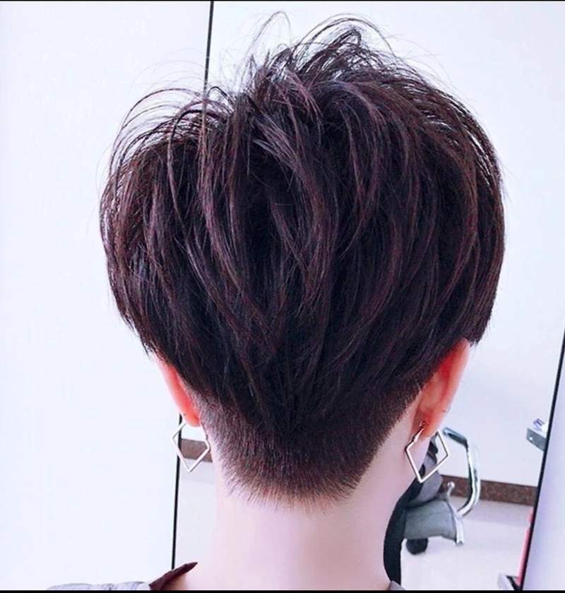 女人过了40岁发型这样剪,时尚利落又洋气,显小10岁都不止