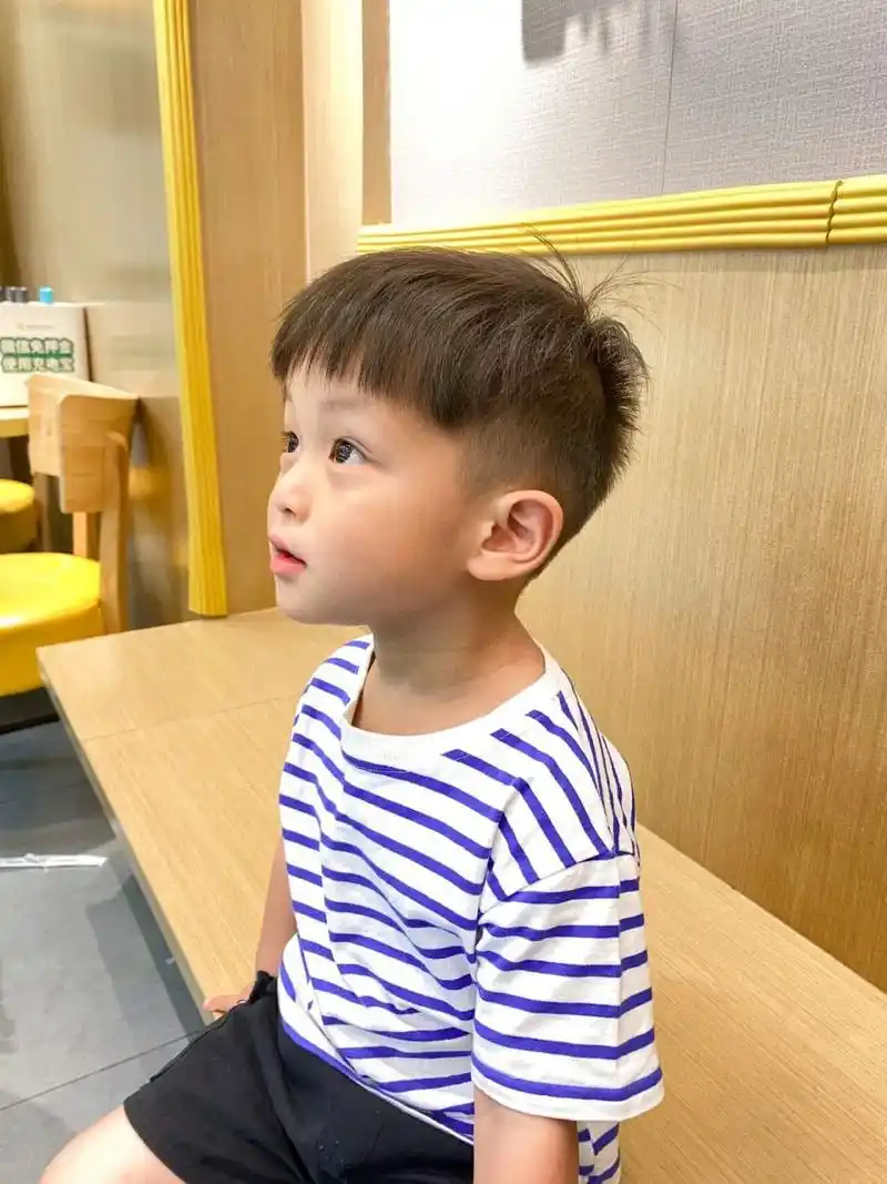 男童发型 | 辛苦的留长发之路 想留上面厚厚的发型 冬天暖和又好看