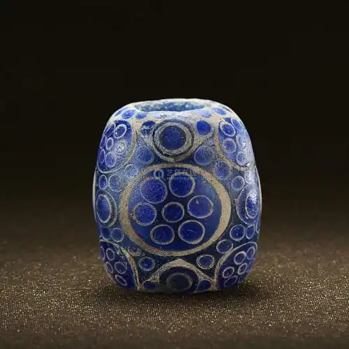 战国「七星」纹桶形蜻蜓眼琉璃珠