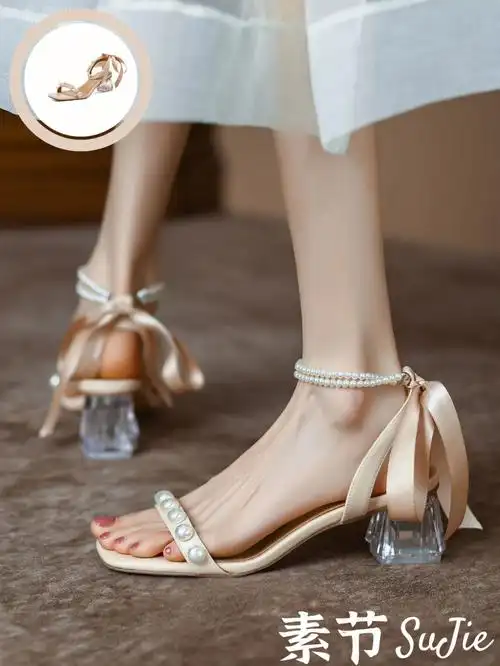 的姐妹可以冲啦嘿嘿两色可选噢#粗跟凉鞋  #夏日凉鞋  #绝美高跟鞋