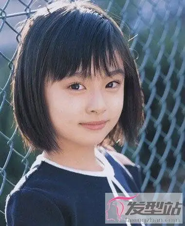 小女孩适合剪什么短发 清爽短直发变身乖宝宝