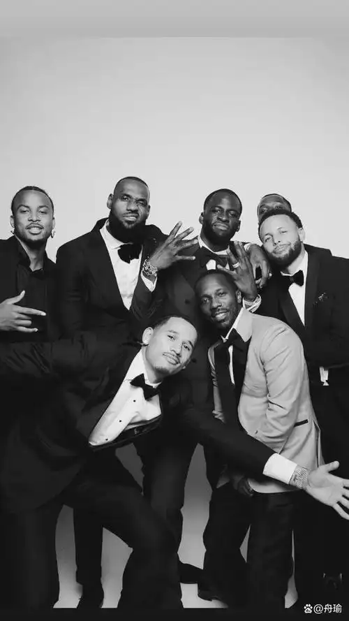 nba早报:杜兰特否认退役,76人给西蒙斯补偿,布朗尼暴扣引惊叹