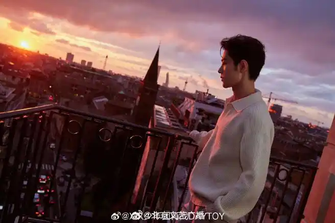 肖战战必胜##肖战米兰巴黎看秀世趋第一##年年有娱