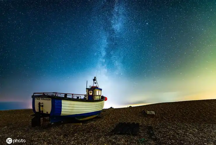 英国东南海岸最美星空 如梦似幻令人神往