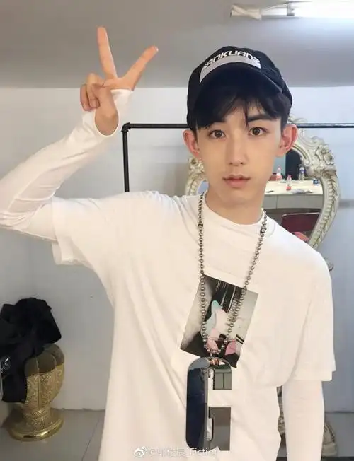 香港回归20年 这些童星也都20岁长大成人了