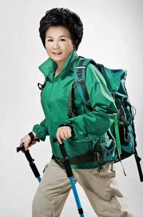 邢质斌个人资料简介图片(她与初恋丈夫从少年的情丝相守到晚年的白发