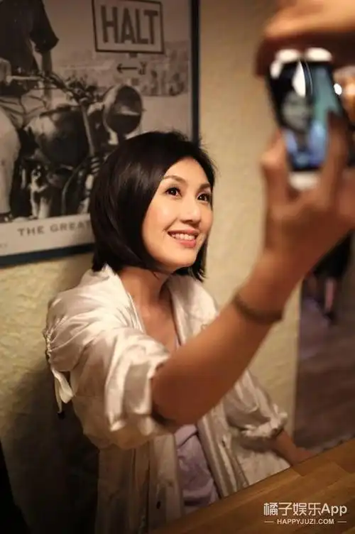 老照片杨千嬅凭一个勇字找到幸福的野孩子