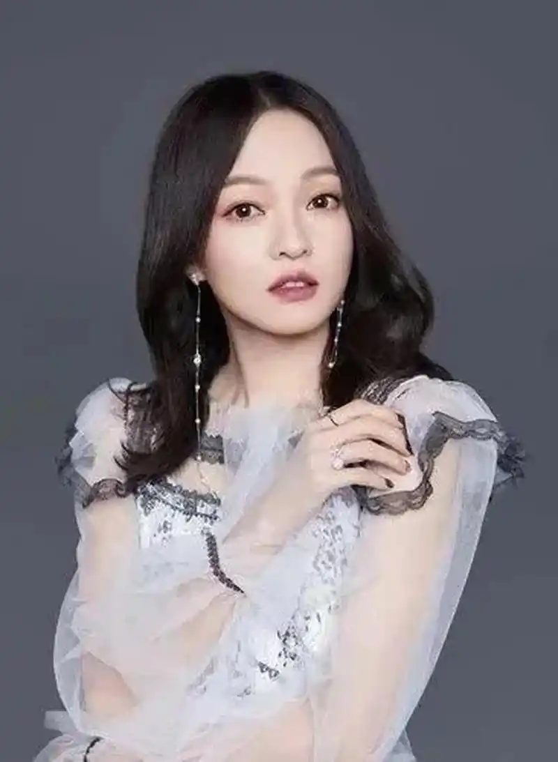 颜值而论,3位80后张姓女歌手,张韶涵,张靓颖,张碧晨,你觉得谁最漂亮?