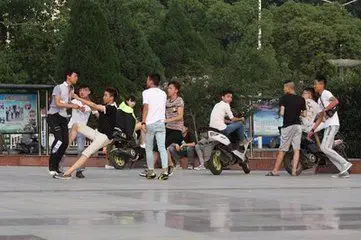 复析学生打架斗殴心理及矫正