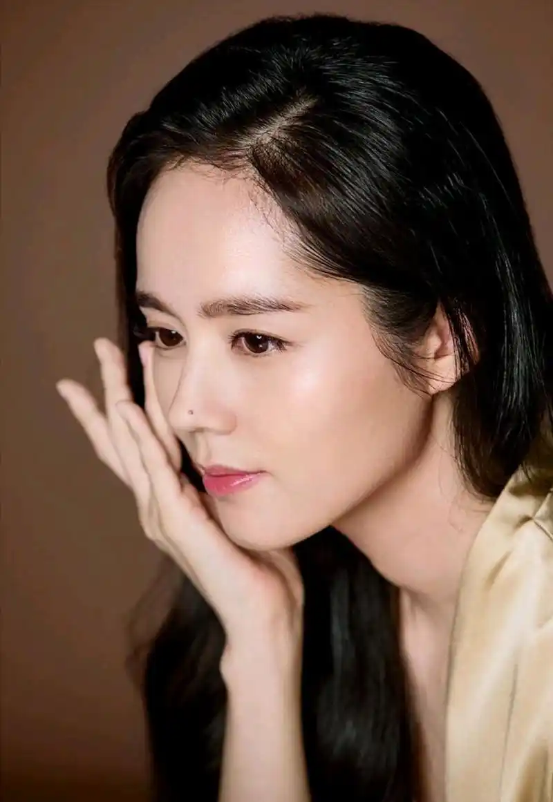 精美图集|韩国俏鼻女王韩佳人