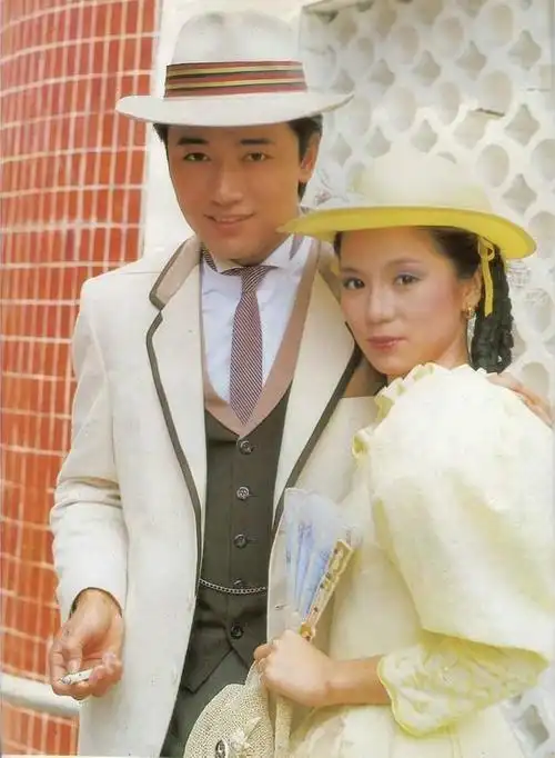 这一年苗侨伟实在太红,风头有赶超黄日华刘德华之势