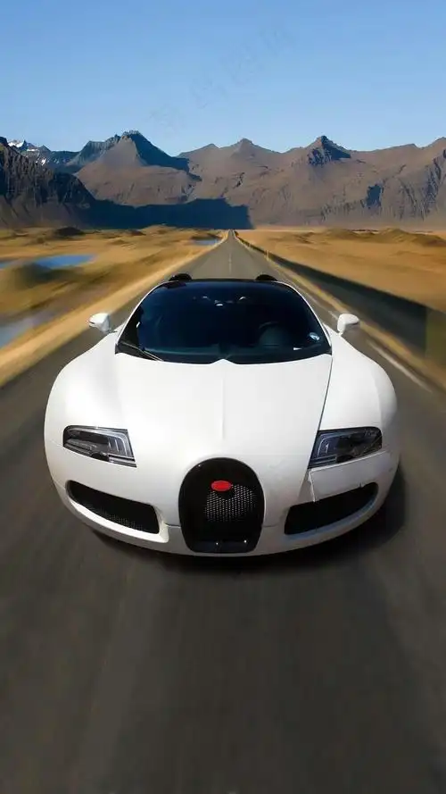 疾驰的白色跑车高清摄影图片