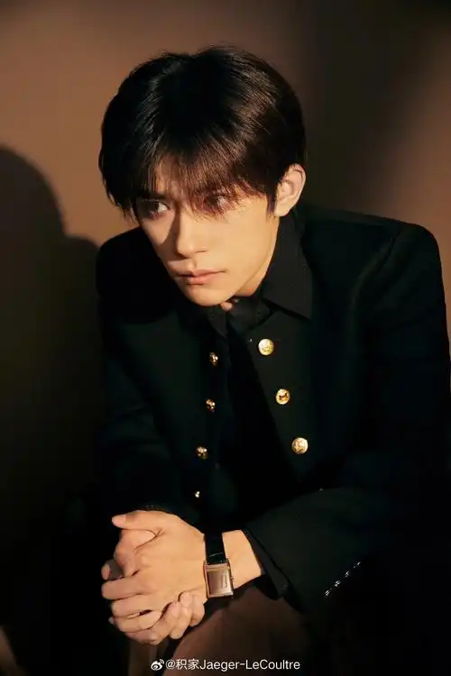 易烊千玺 #易烊千玺积家全球代言人 积家也太好了05吧一份 - 抖音