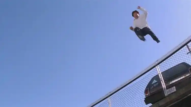 红番区成龙惊世天台一跳