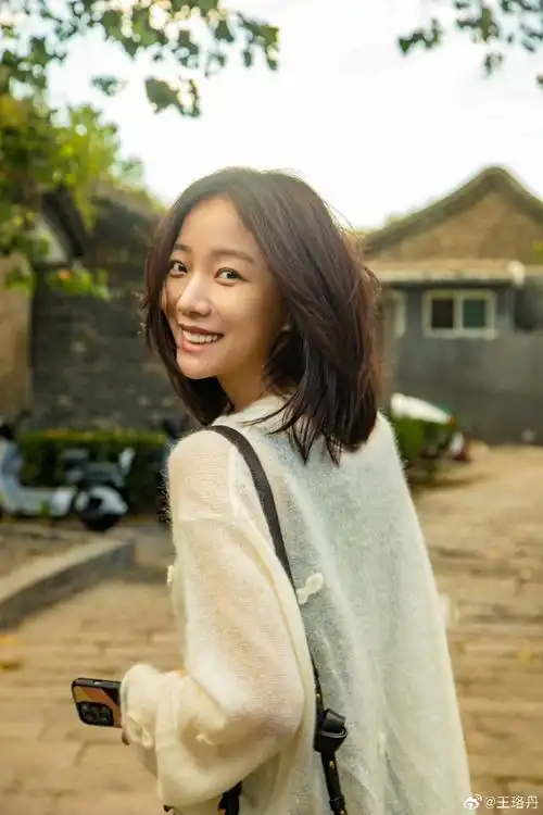 王珞丹儿童时期的颜值
