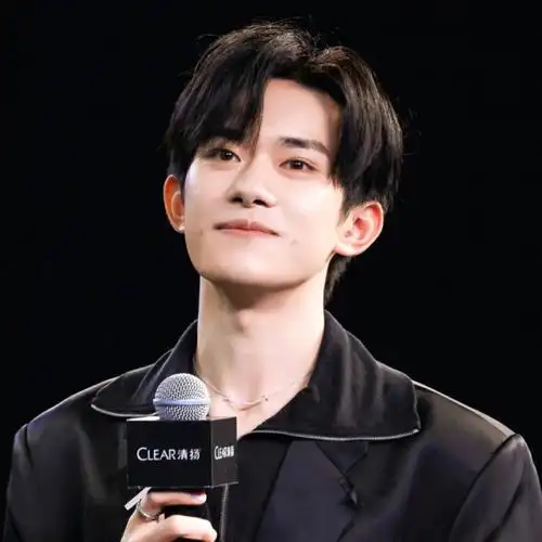 全球最爱大肥羊#易烊千玺  #易烊千玺壁纸  #每日壁纸  #易烊千玺未来