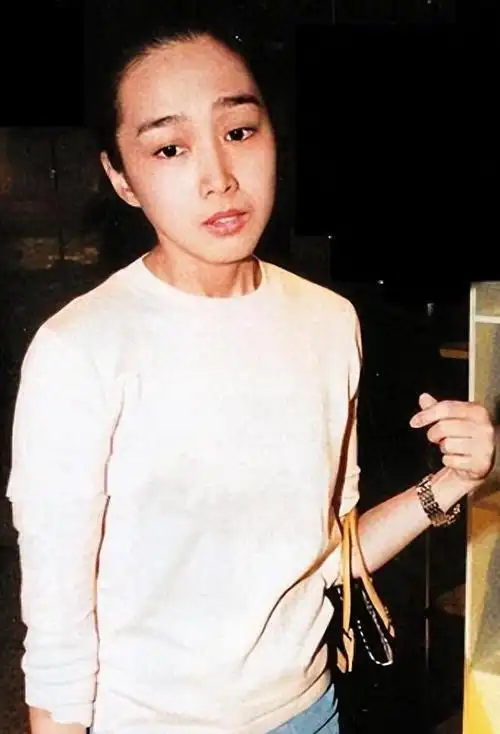 朱丽倩 携亿万身家"下嫁"刘德华,46岁高龄产子,如今苦尽甘来