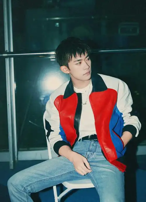 2020易烊千玺天猫双十一狂欢夜_高清图片大全-爱豆app