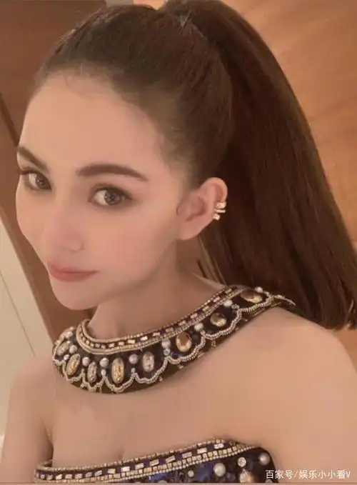 昆凌高扎马尾显调皮,大方公布未来"女婿"标准