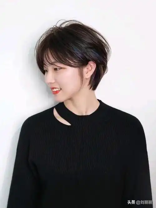 女士短发发型图片大全2020(女士短发发型2021年最新款)-天晟网