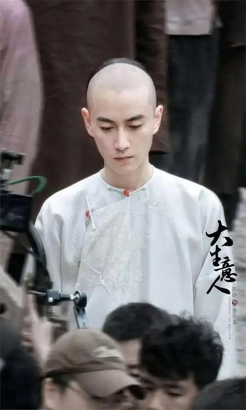 北京那天,光头造型走红毯的陈晓,有颜任性震惊,惊艳了全场!