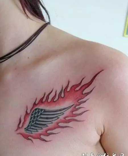 胸前帅气的火焰翅膀纹身图案