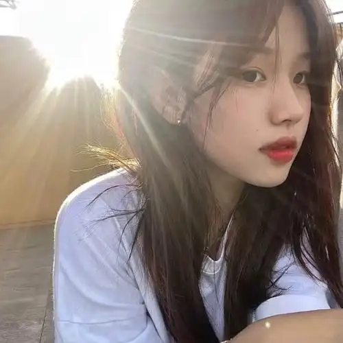 温柔阳光真人女生头像