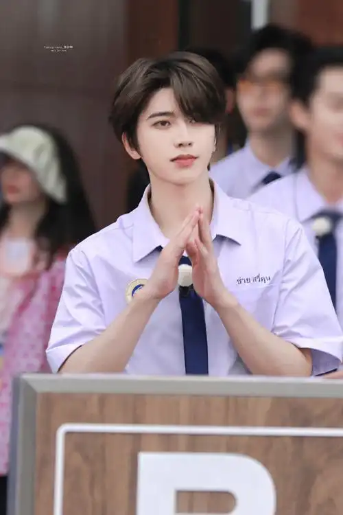 奔跑吧校服路透##蔡徐坤白月光学长