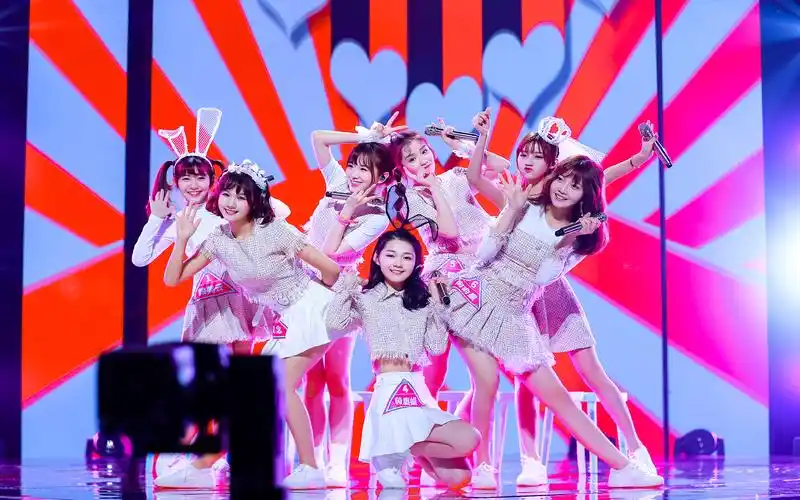 上一张 下一张 简介 《创造101》是腾讯视频推出的中国首部女团青春