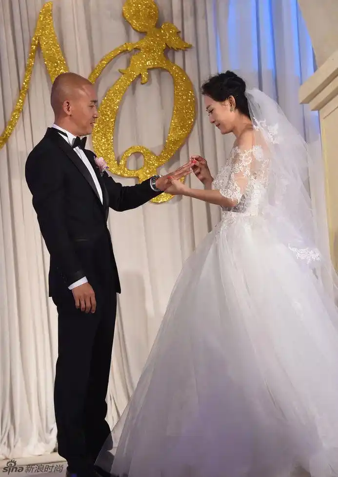 1 / 10 8月17日,演员聂远与秦子樾的结婚宴以及女儿百日宴在京举行