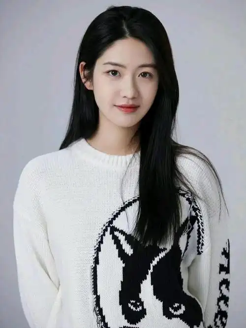 关于吴磊 向涵之是不是真的情侣关系这个问题,有网友说吴磊直播时不