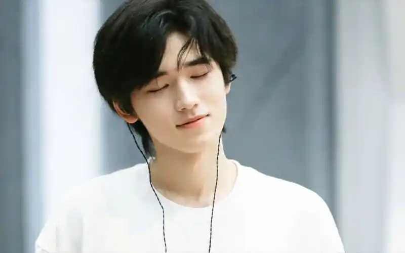 【宋亚轩】《理想之途》演唱会5月2日不见不散78