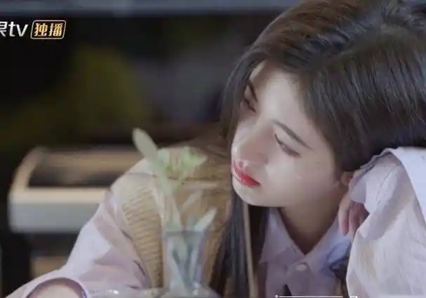 听众来信,张新成抽纸巾,鞠婧祎唯美落泪,谁注意易烊千玺反应?