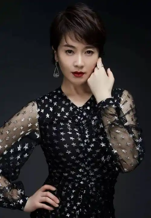 左小青高清写真壁纸图集,风姿绰约,强势吸睛_时尚