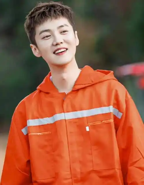 原创被男明星笑容治愈的瞬间肖战任嘉伦太温暖看到成毅赏心悦目