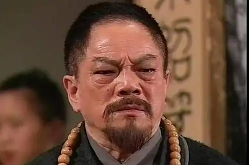 他就是古天乐,李若彤主演的电视剧《神雕侠侣》中裘千仞/慈恩的扮演者