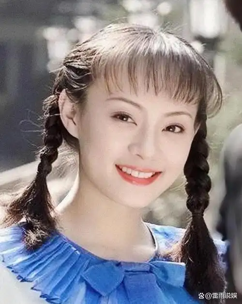 孙俪是不是顶级美女呢?看她和章子怡等人的合照就知道了