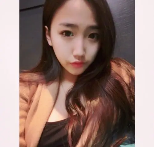 "赵库里"女友度假晒美照 颜值逆天身材火爆