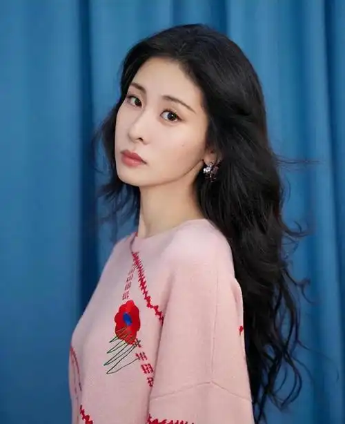 张碧晨:赴韩出道被嫌弃,后靠能力成歌坛巨星,如今成人生赢家|那英|唱