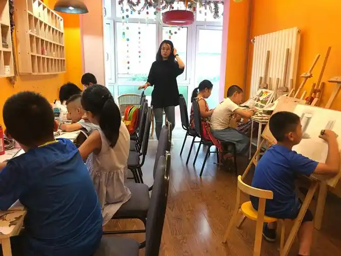 青岛彩铅班学费_少儿美术培训价格_青岛七彩熊教育-培训帮