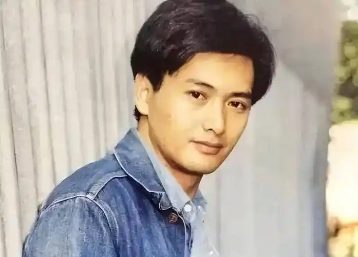 有一种"报应"叫周润发,中风住院无人照料,终于沦落到这个下场