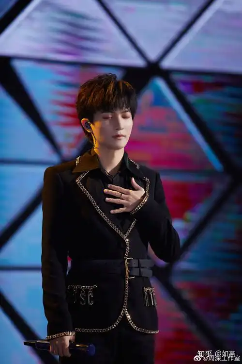 如何评价周深在创造营2021决赛中表演的champions