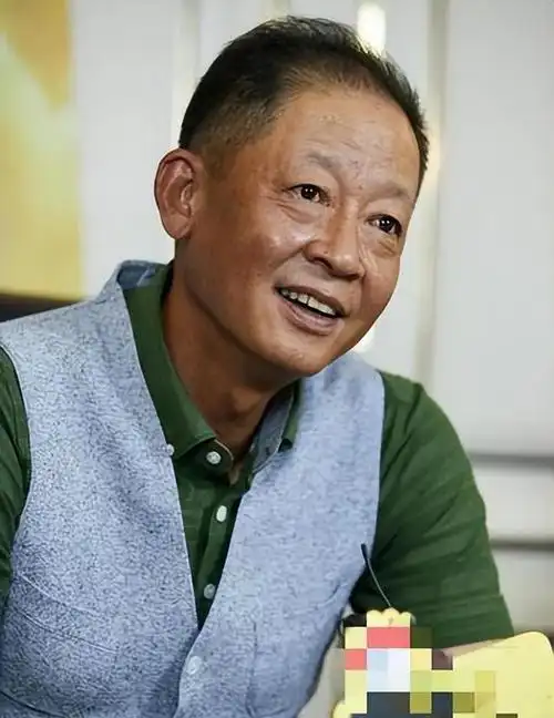 王志文母亲原来是她?守寡42年,捡垃圾把孩子养大,难怪儿子能火