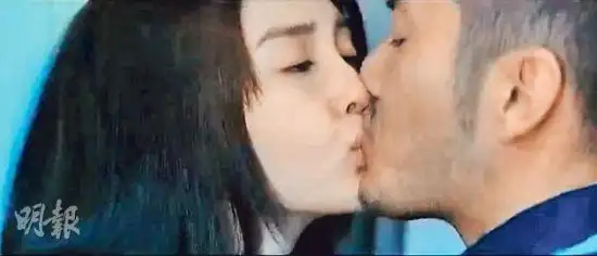 angelababy激吻黄晓明:做预告片很正常