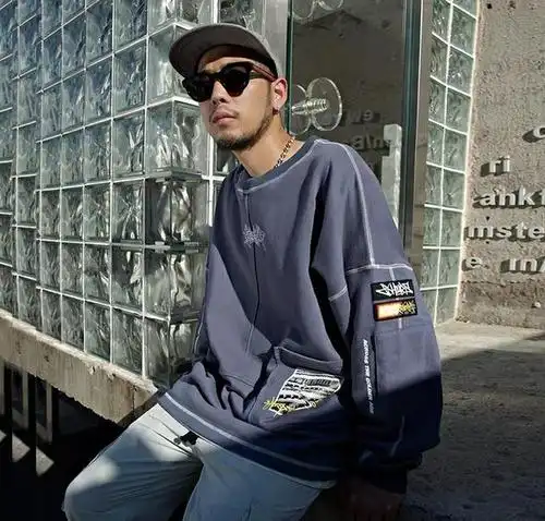 夏日穿搭指南!皮肤黑的阳光男生到底如何穿才能更帅气显白?