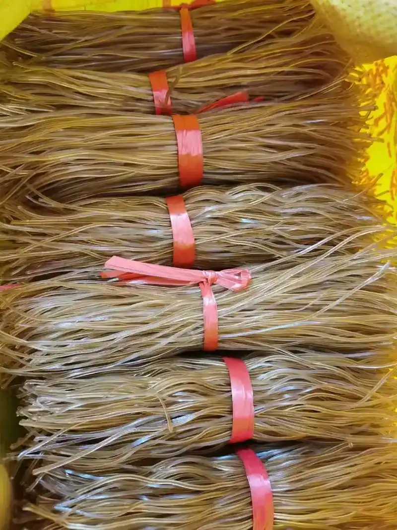 正宗茶油制作纯手工凌云红薯粉丝有需要的朋友可以联系我13097766434