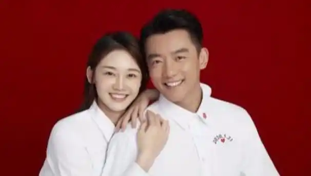 当时,大家对这个消息十分震惊,纷纷觉得郑恺终于收心了,并送上了结婚