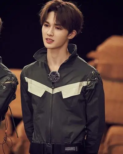 尤长靖&朱正廷 @yzjzzt_919318 - instagram photo - 勇敢的世界帅炸